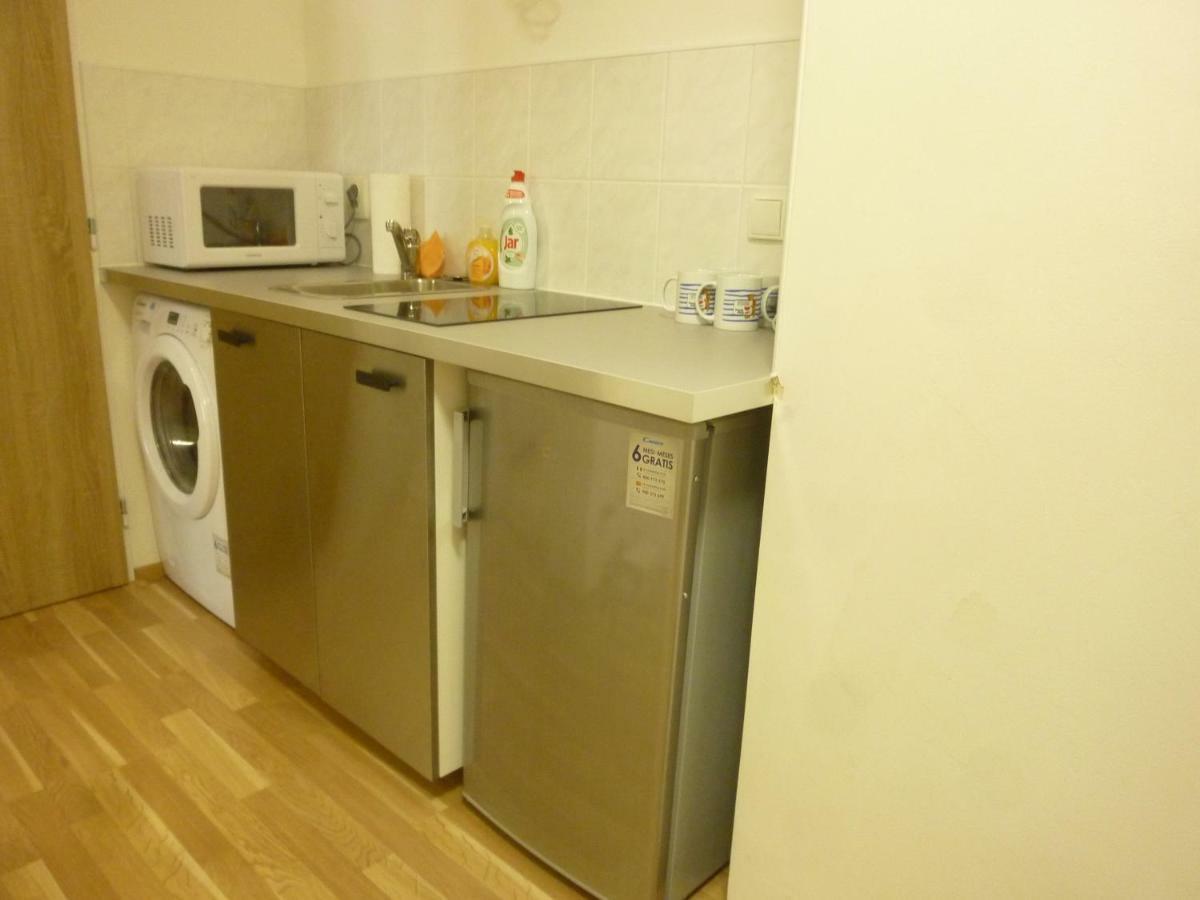 Apartman Van Ng Apartment Praha Bagian luar foto