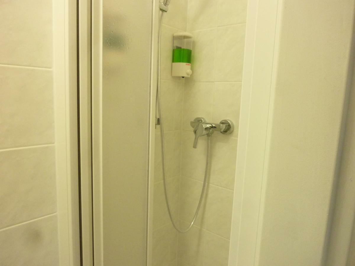 Apartman Van Ng Praha Bagian luar foto